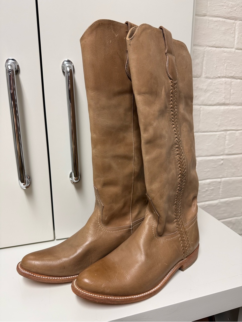 Lucchese Tall Shaft Cowboy Boots – Braided Detail – Tan/Camel Leather – Unworn - Picture 4 of 16